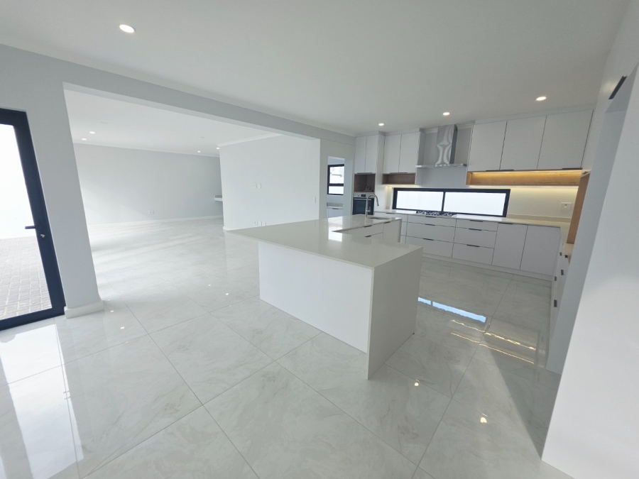5 Bedroom Property for Sale in Sandown Western Cape